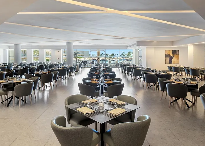 Üdülőközpont Pickalbatros Royal Moderna "aqua Park" 5*